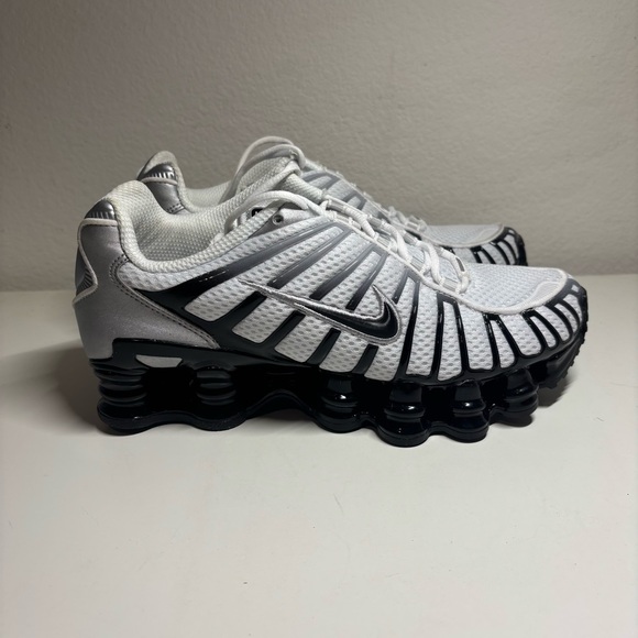 NEW NIKE Shox TL Metallic Silver Black Womens Size 6 - Picture 2 of 8